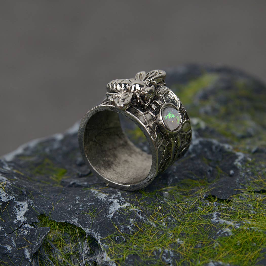 Vintage Bee Inlaid White Gem Ring