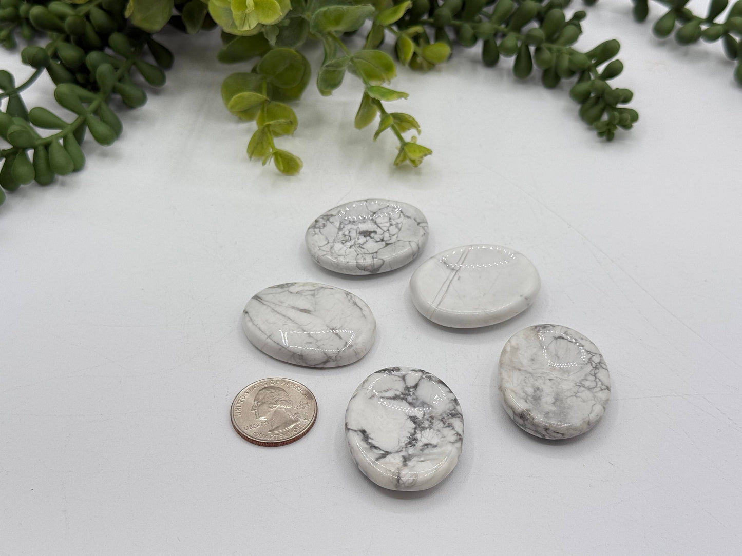 White Howlite Worry Stones 40x30x8mm (1 piece)