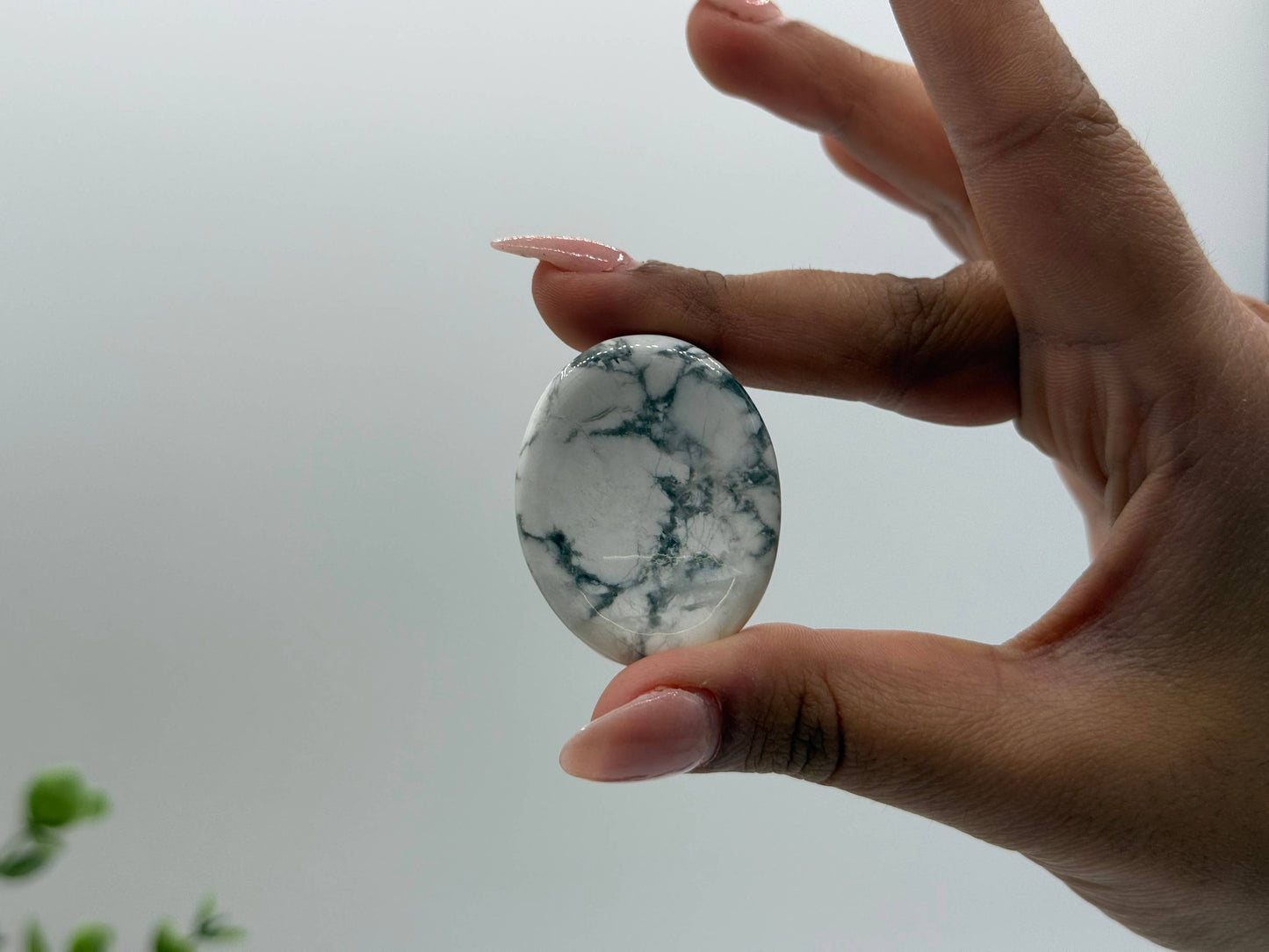 White Howlite Worry Stones 40x30x8mm (1 piece)