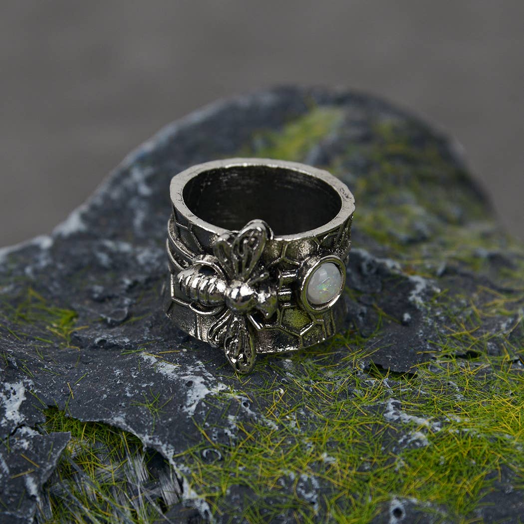 Vintage Bee Inlaid White Gem Ring