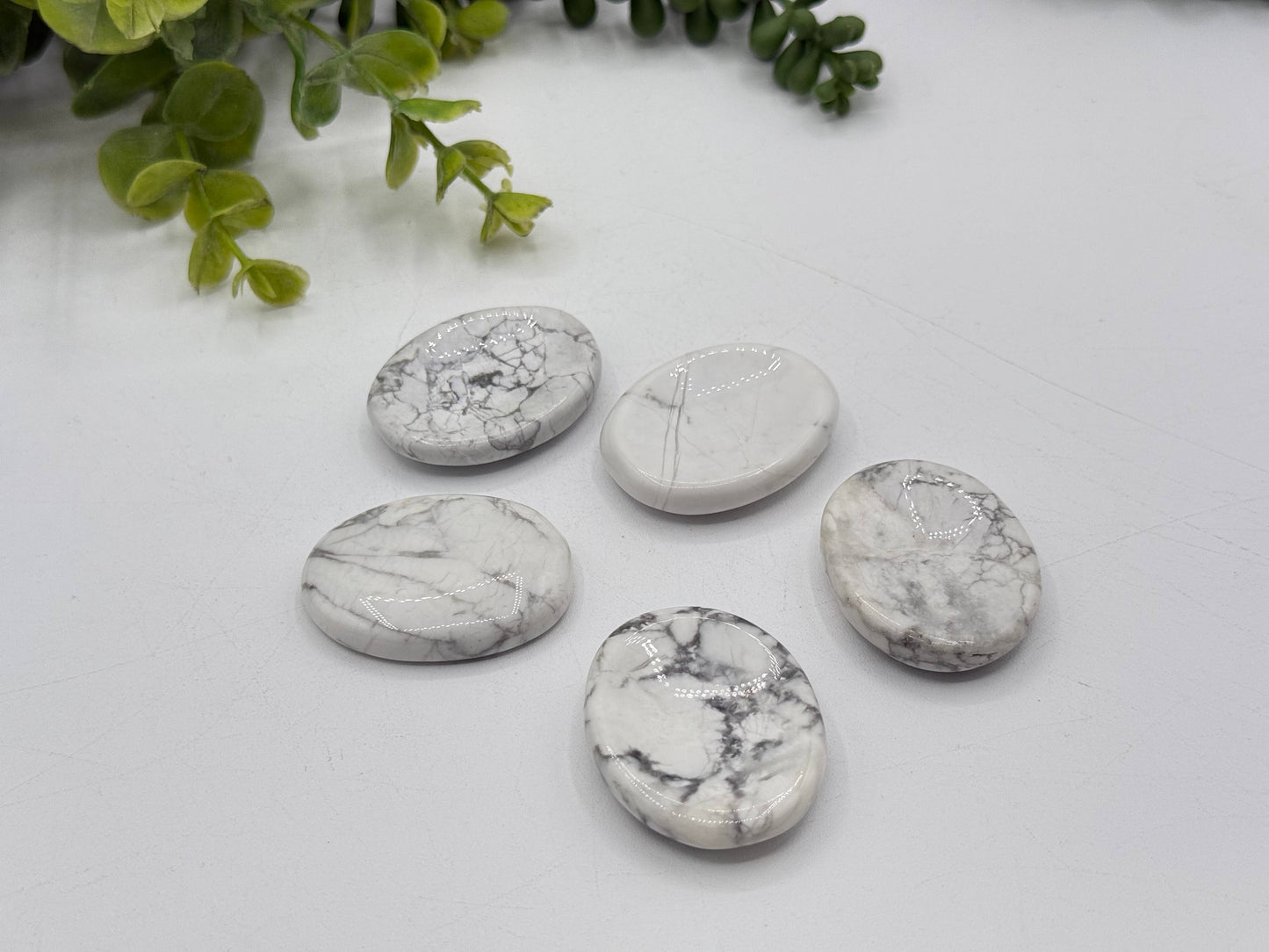 White Howlite Worry Stones 40x30x8mm (1 piece)