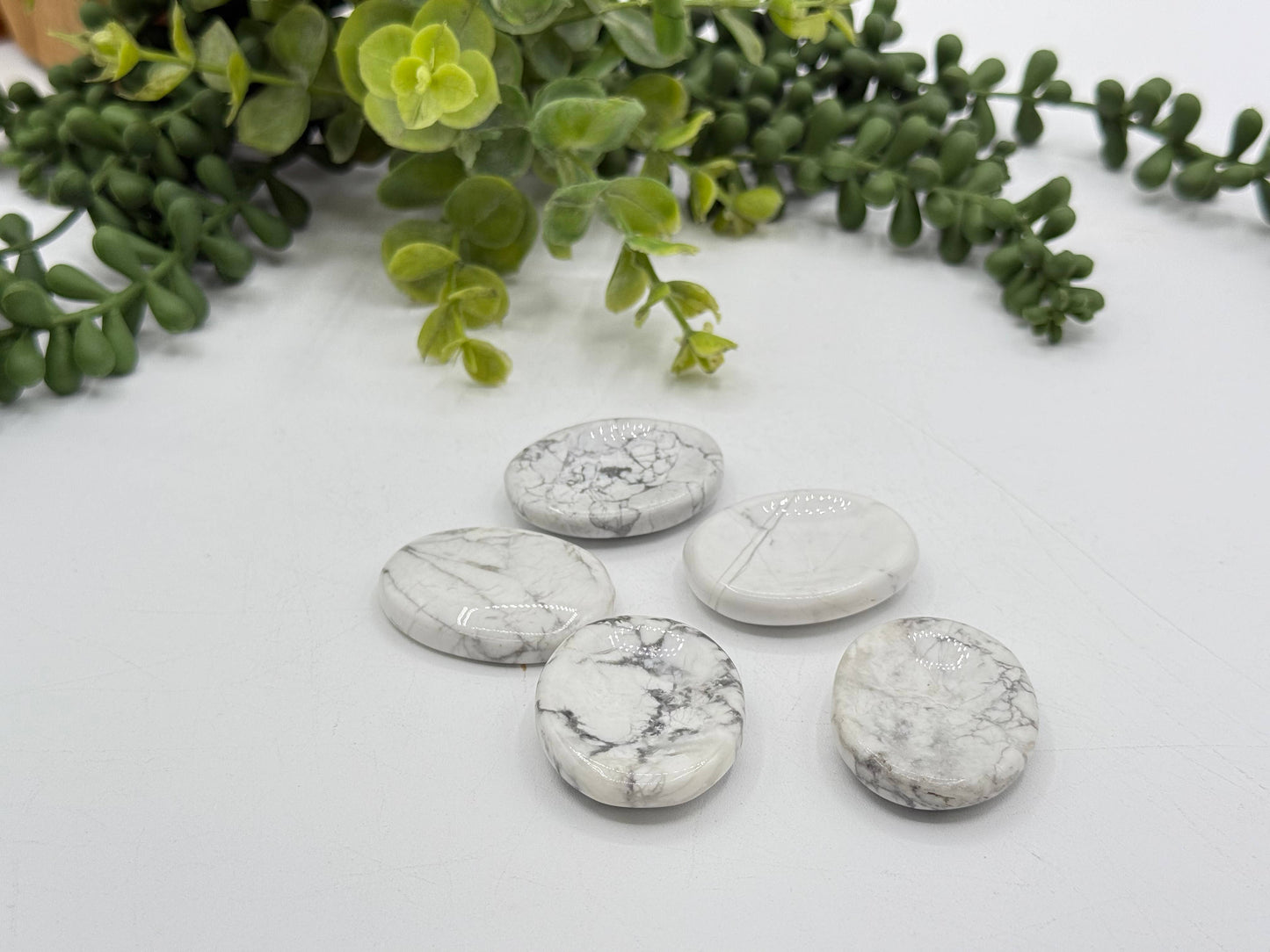 White Howlite Worry Stones 40x30x8mm (1 piece)