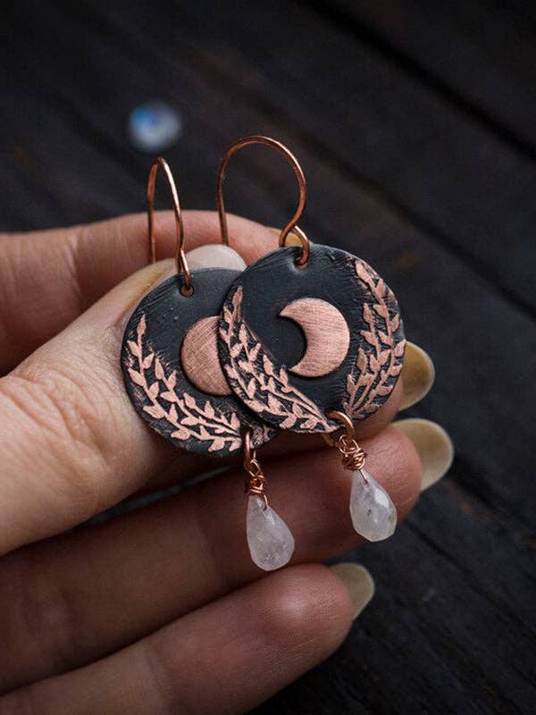Vintage Engraving Crescent Moon Leaf-Shaped Earring